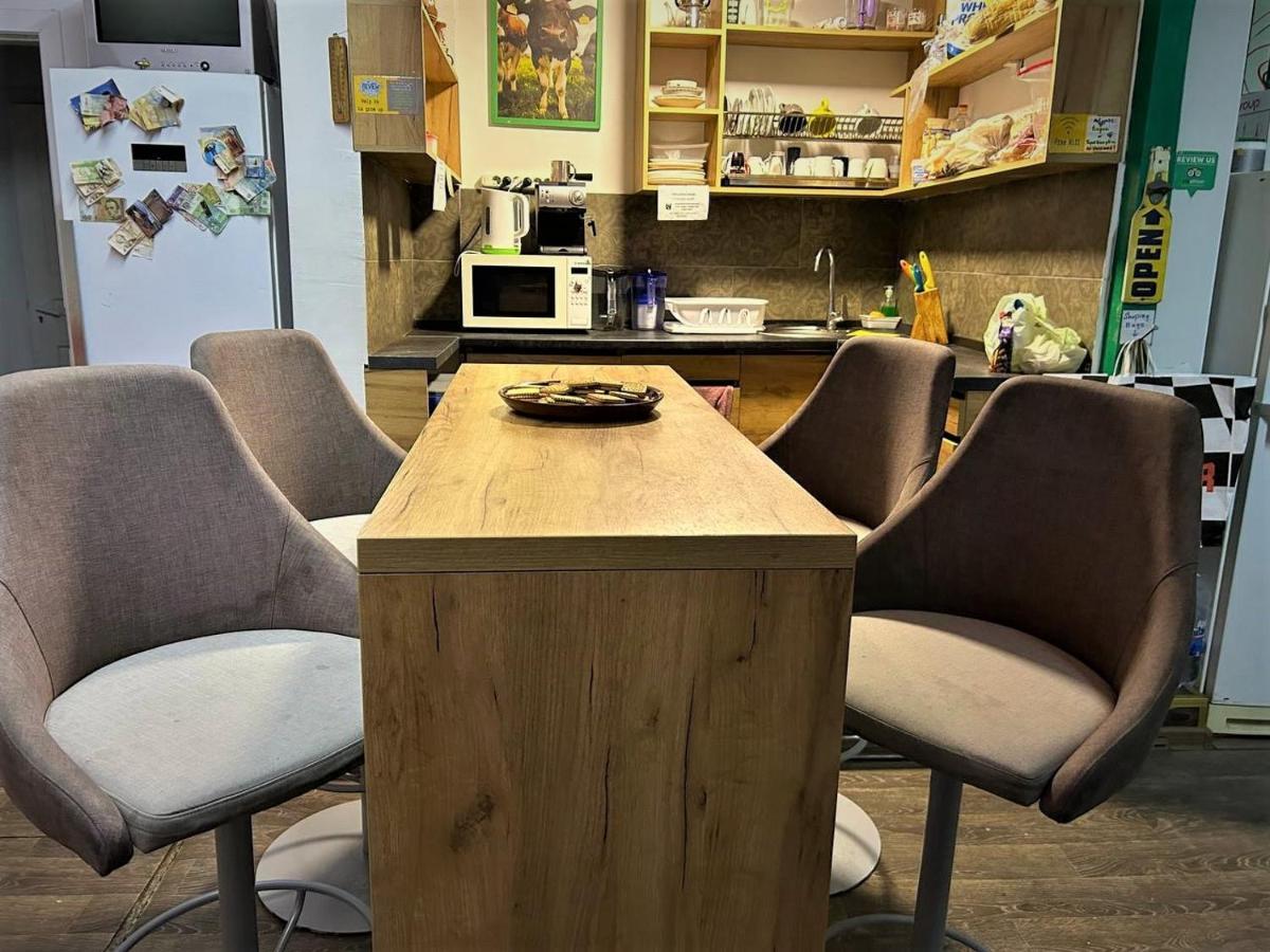 Bern Hostel Chişinău Eksteriør billede