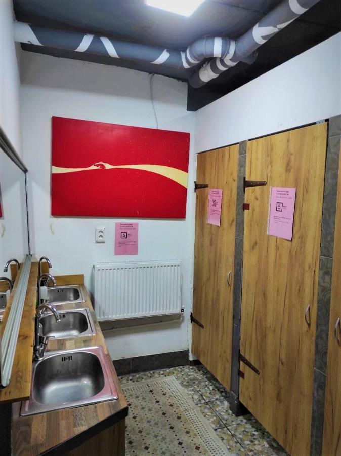 Bern Hostel Chişinău Eksteriør billede
